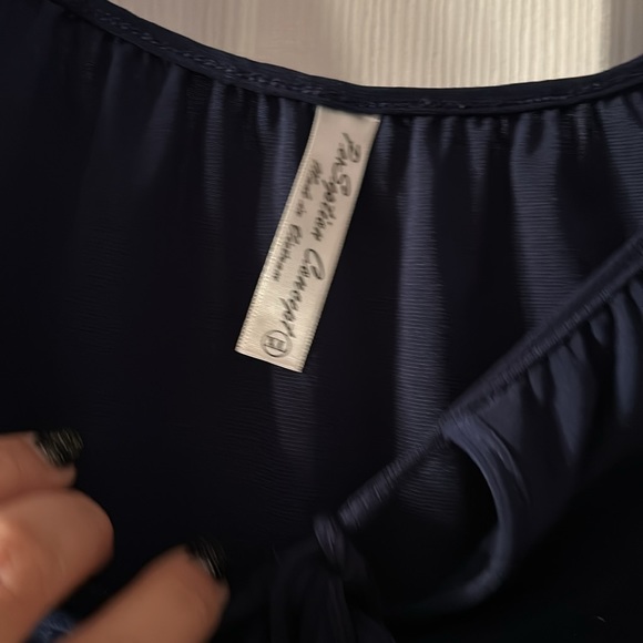 Navy Blue Top XL 🩷 - Picture 7 of 8